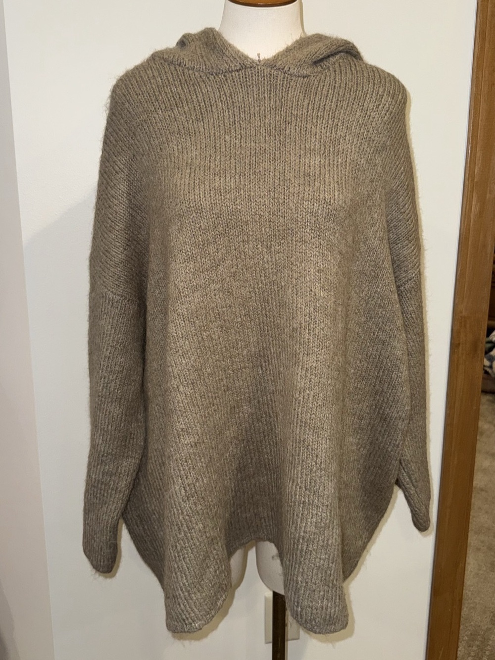 Zara Knit Sweater in Brown Size M/L